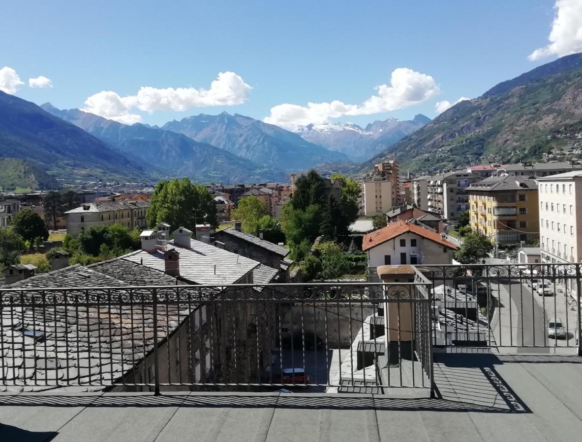 Mansarda Del Sole, Nel Cuore Di Aosta Dış mekan fotoğraf