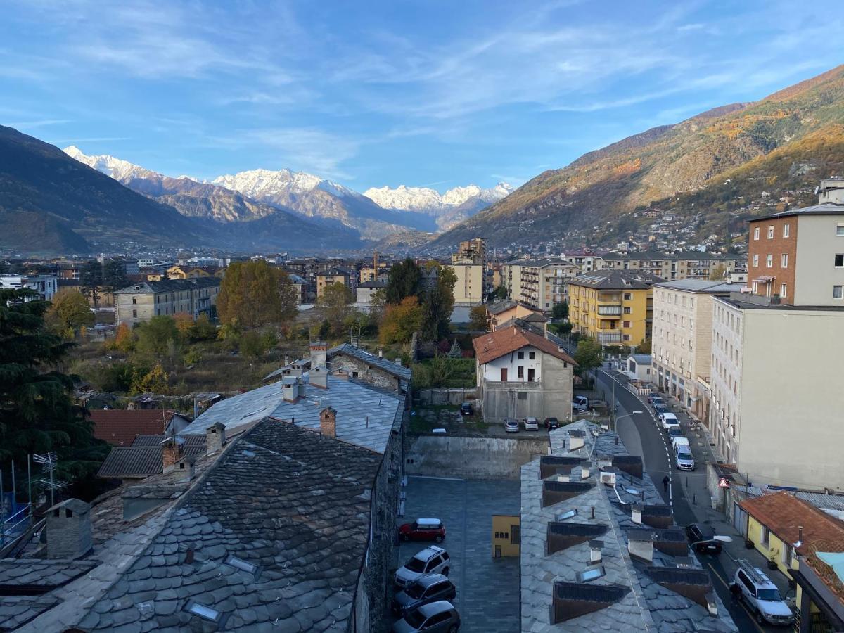 Mansarda Del Sole, Nel Cuore Di Aosta Dış mekan fotoğraf
