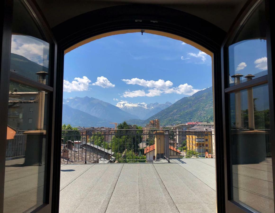 Mansarda Del Sole, Nel Cuore Di Aosta Dış mekan fotoğraf
