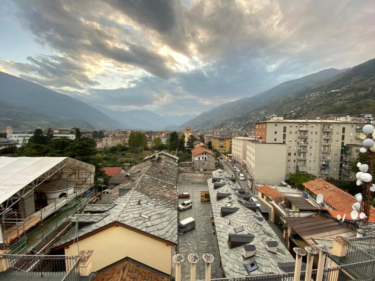 Mansarda Del Sole, Nel Cuore Di Aosta Dış mekan fotoğraf